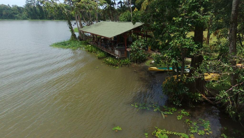 Lirio Lodge Barra de Pacuare Экстерьер фото