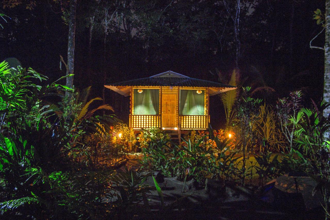 Lirio Lodge Barra de Pacuare Экстерьер фото
